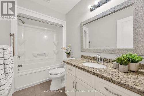 34 Carmel Drive, Hamilton (Sheldon), ON - Indoor Photo Showing Bathroom