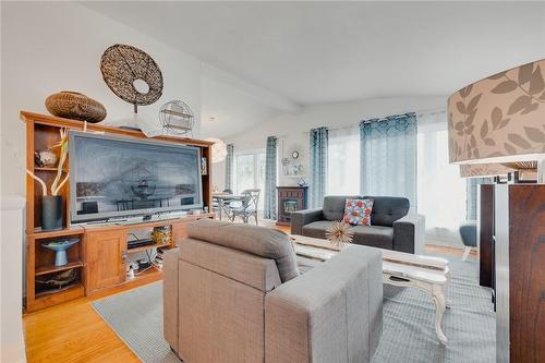 112 Buckingham Drive, Hamilton, ON - Indoor Photo Showing Living Room With Fireplace