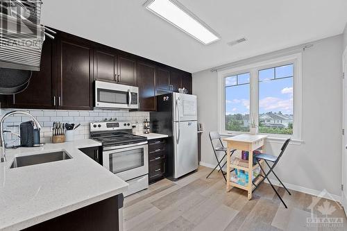 3375 Cambrian Road, Ottawa, ON - Indoor Photo Showing Kitchen