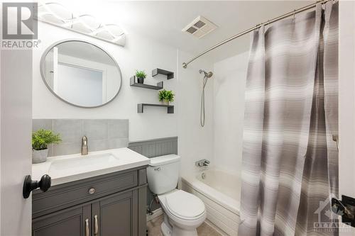 191 Parkdale Avenue Unit#301, Ottawa, ON - Indoor Photo Showing Bathroom