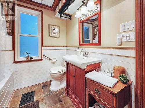 220 Marsh Street, The Blue Mountains, ON - Indoor Photo Showing Kitchen