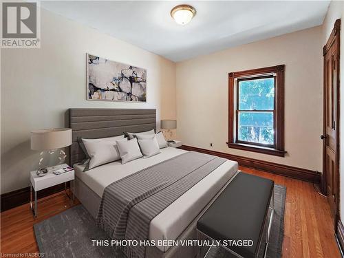 220 Marsh Street, The Blue Mountains, ON - Indoor Photo Showing Bedroom