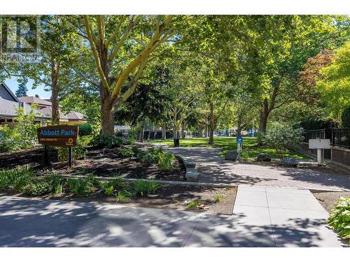 2901 Abbott Street Unit# 401, Kelowna, BC - Outdoor