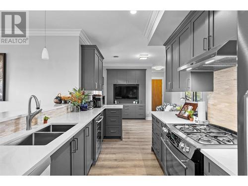 2901 Abbott Street Unit# 401, Kelowna, BC - Indoor Photo Showing Kitchen With Double Sink With Upgraded Kitchen