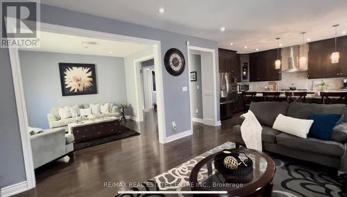 821 O'Reilly Crescent, Shelburne, ON - Indoor Photo Showing Living Room