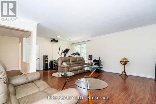 14 Burke Street, Toronto (Newtonbrook West), ON - Indoor Photo Showing Living Room