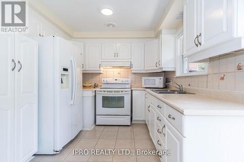 14 Burke Street, Toronto (Newtonbrook West), ON - Indoor Photo Showing Kitchen With Double Sink