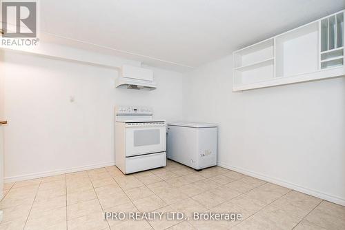 14 Burke Street, Toronto (Newtonbrook West), ON - Indoor Photo Showing Kitchen