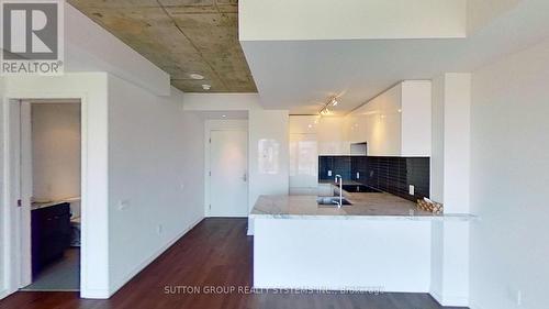 1003 - 60 Colborne Street, Toronto, ON - Indoor Photo Showing Kitchen