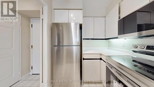 810 - 7 Carlton Street, Toronto, ON - Indoor Photo Showing Kitchen