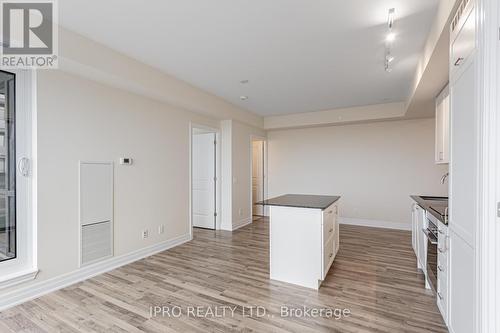 809 - 9075 Jane Street, Vaughan, ON - Indoor Photo Showing Other Room