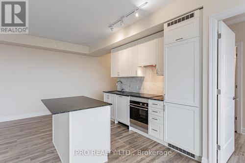 809 - 9075 Jane Street, Vaughan, ON - Indoor Photo Showing Kitchen