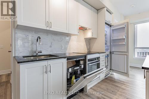 809 - 9075 Jane Street, Vaughan, ON - Indoor Photo Showing Kitchen With Upgraded Kitchen