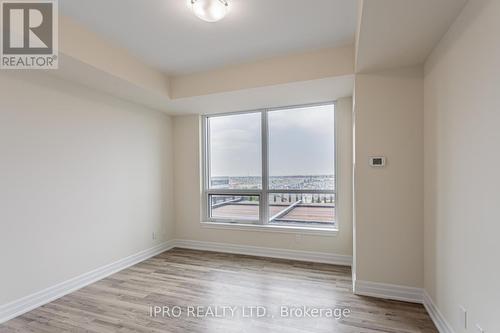 809 - 9075 Jane Street, Vaughan, ON - Indoor Photo Showing Other Room