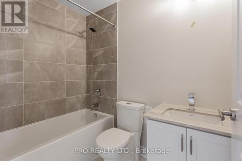 809 - 9075 Jane Street, Vaughan, ON - Indoor Photo Showing Bathroom