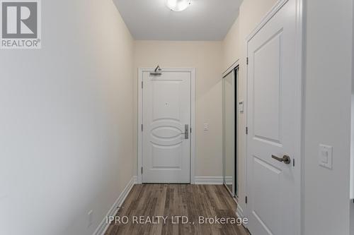 809 - 9075 Jane Street, Vaughan, ON - Indoor Photo Showing Other Room