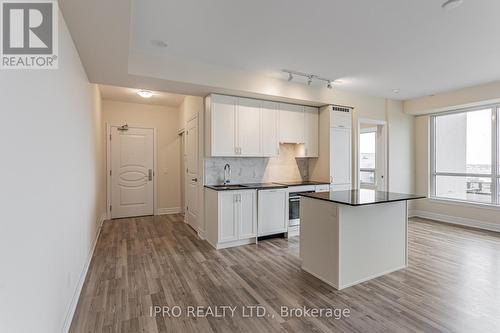 809 - 9075 Jane Street, Vaughan, ON - Indoor Photo Showing Kitchen