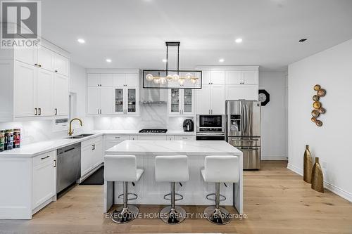 374 Gilpin Drive, Newmarket (Woodland Hill), ON - Indoor Photo Showing Kitchen With Double Sink With Upgraded Kitchen