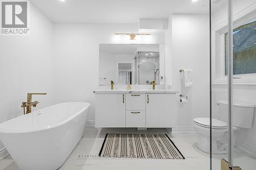 374 Gilpin Drive, Newmarket, ON - Indoor Photo Showing Bathroom