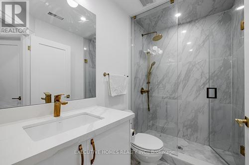 374 Gilpin Drive, Newmarket (Woodland Hill), ON - Indoor Photo Showing Bathroom