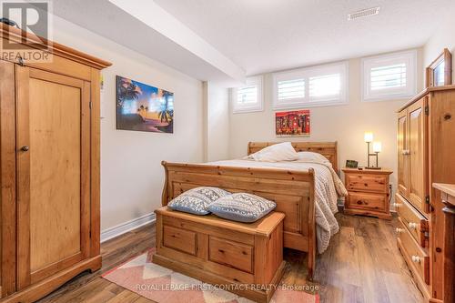 112 Crompton Drive, Barrie (Little Lake), ON - Indoor Photo Showing Bedroom