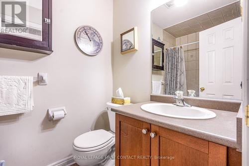 112 Crompton Drive, Barrie (Little Lake), ON - Indoor Photo Showing Bathroom