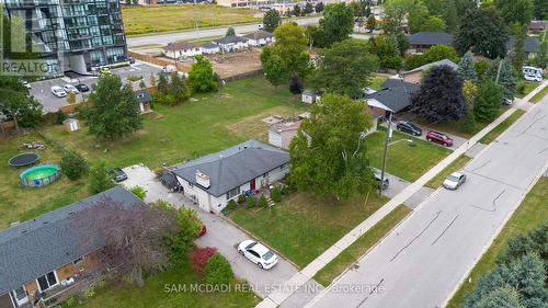 211 Kenneth Avenue, Barrie (Painswick South), ON 