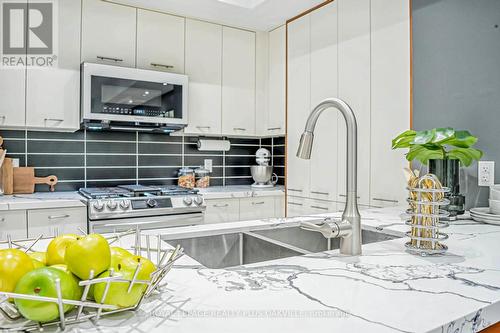 28 - 19 Valhalla Inn Road, Toronto (Islington-City Centre West), ON - Indoor Photo Showing Kitchen With Double Sink