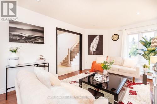 64 Banington Cres Crescent, Brampton (Snelgrove), ON - Indoor Photo Showing Living Room