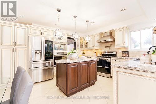 64 Banington Cres Crescent, Brampton (Snelgrove), ON - Indoor Photo Showing Kitchen