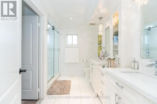 64 Banington Cres Crescent, Brampton (Snelgrove), ON - Indoor Photo Showing Bathroom