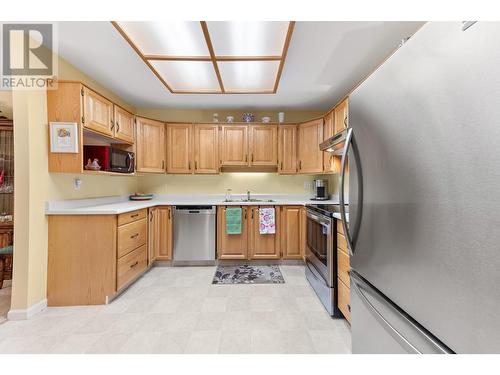 945 Lawrence Avenue Unit# 104, Kelowna, BC - Indoor Photo Showing Kitchen