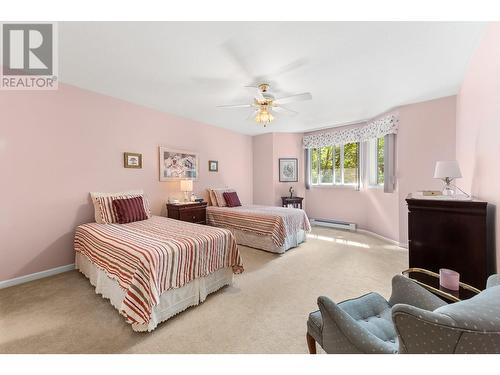 945 Lawrence Avenue Unit# 104, Kelowna, BC - Indoor Photo Showing Bedroom