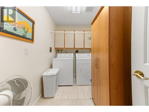 945 Lawrence Avenue Unit# 104, Kelowna, BC - Indoor Photo Showing Laundry Room