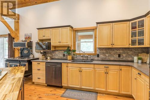 3404 Base Line, Otonabee-South Monaghan, ON - Indoor Photo Showing Kitchen