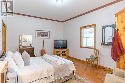 3404 Base Line, Otonabee-South Monaghan, ON - Indoor Photo Showing Bedroom