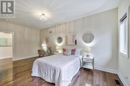 99 Mitchell Place, Newmarket, ON - Indoor Photo Showing Bedroom