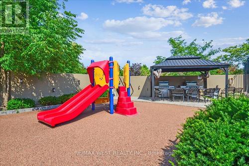 Th#111 - 220 Forum Drive, Mississauga (Hurontario), ON - Outdoor