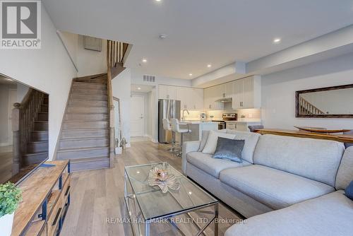 231 - 3905 Major Mackenzie Drive, Vaughan, ON - Indoor Photo Showing Living Room