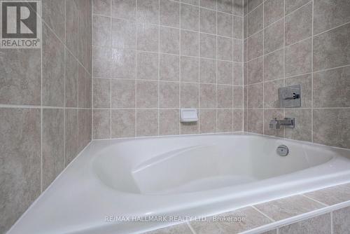 231 - 3905 Major Mackenzie Drive, Vaughan, ON - Indoor Photo Showing Bathroom