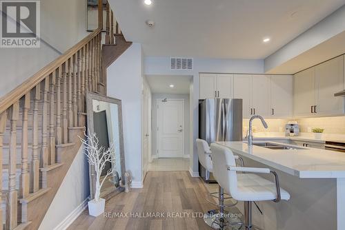 231 - 3905 Major Mackenzie Drive, Vaughan, ON - Indoor Photo Showing Kitchen With Double Sink With Upgraded Kitchen