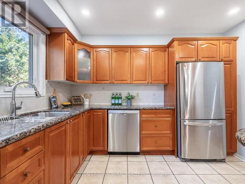 66 Westhampton Drive, Vaughan, ON - Indoor Photo Showing Kitchen