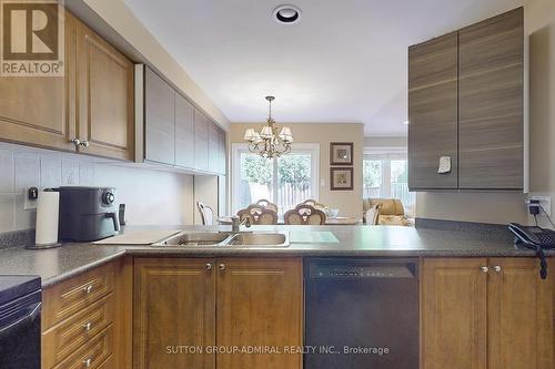 48 Maple Sugar Lane, Vaughan (Patterson), ON - Indoor Photo Showing Kitchen