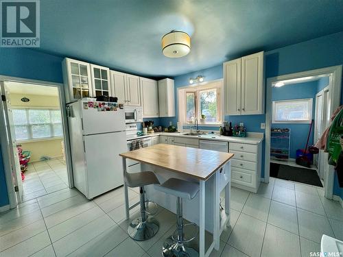 243 20Th Street E, Prince Albert, SK - Indoor Photo Showing Kitchen