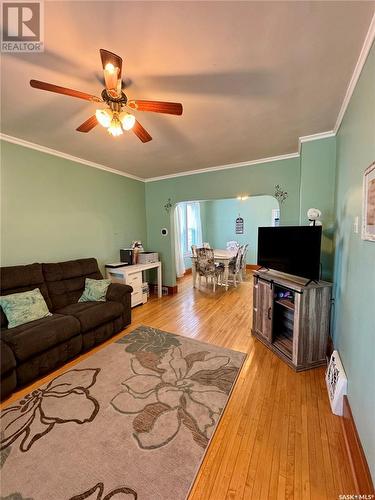 243 20Th Street E, Prince Albert, SK - Indoor Photo Showing Living Room