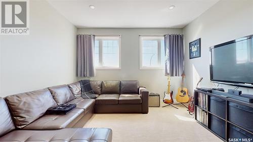 5102 Devine Drive, Regina, SK - Indoor Photo Showing Living Room