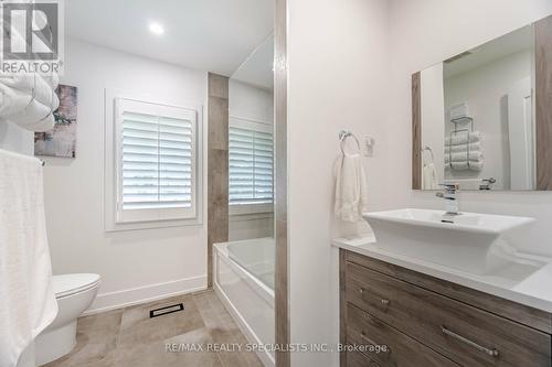 136 Boxley Road, Burlington, ON - Indoor Photo Showing Bathroom