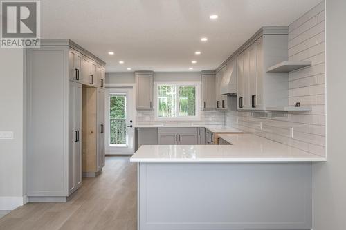 7208 Hillu Road, Prince George, BC - Indoor Photo Showing Kitchen With Upgraded Kitchen