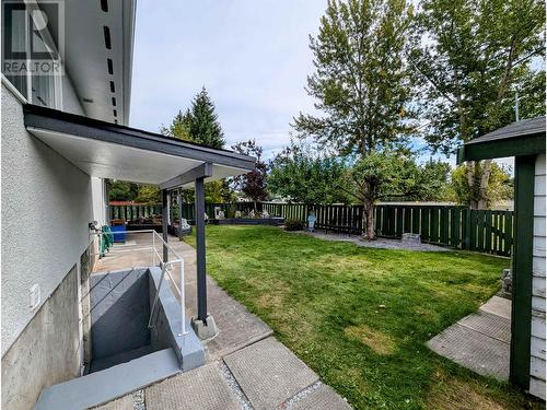 6160 Trent Drive, Prince George, BC - Indoor Photo Showing Kitchen With Double Sink