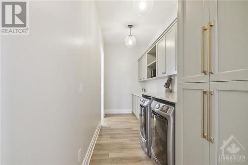 7433 Dwyer Hill Road, Ottawa, ON - Indoor Photo Showing Laundry Room